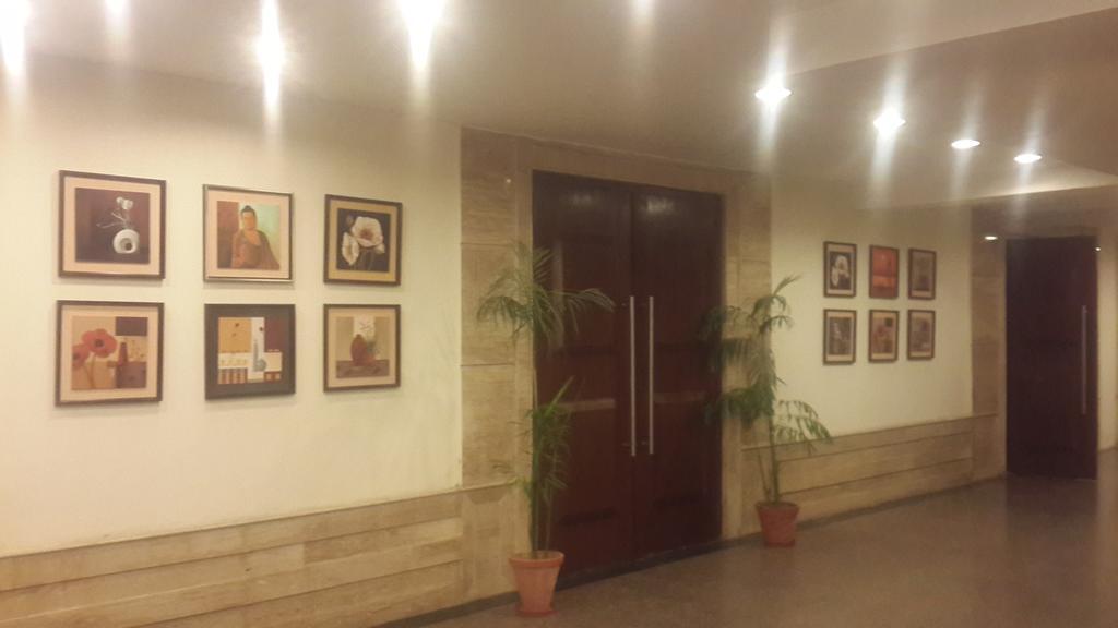 Corporate Regency Hotel New Delhi Exterior photo