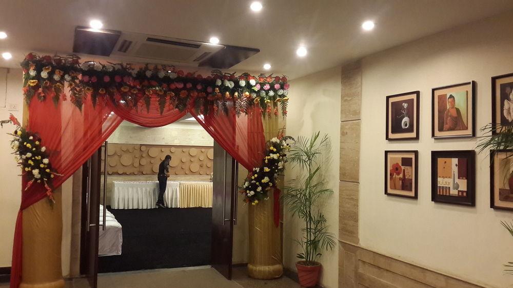 Corporate Regency Hotel New Delhi Exterior photo