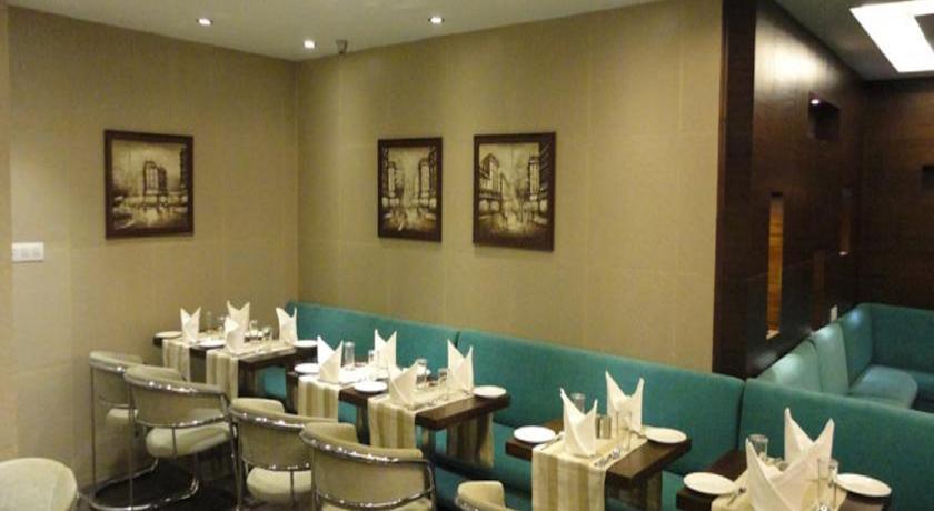 Corporate Regency Hotel New Delhi Exterior photo