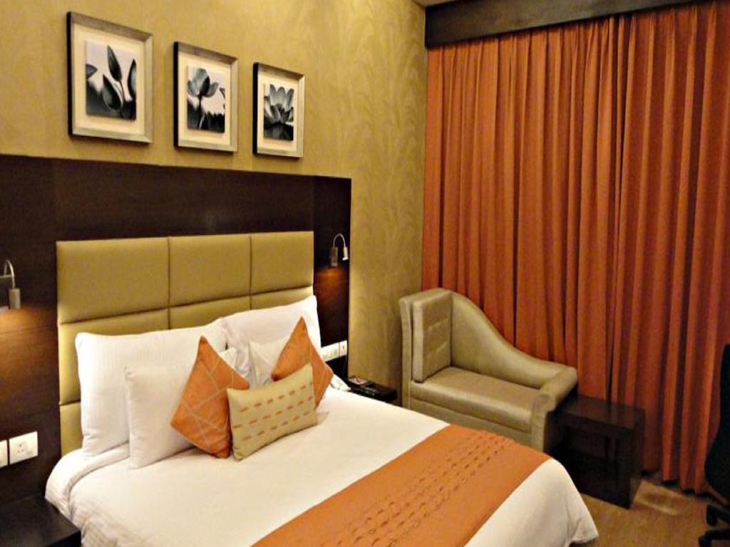 Corporate Regency Hotel New Delhi Room photo