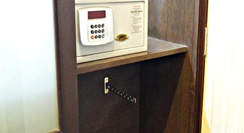 Corporate Regency Hotel New Delhi Room photo