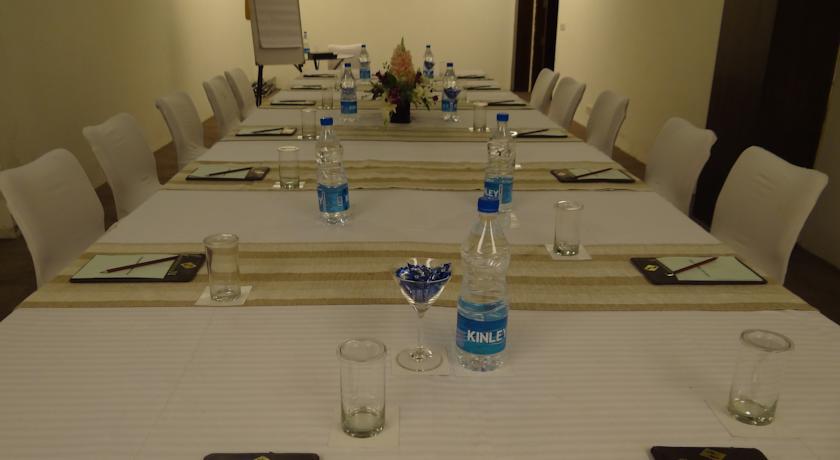 Corporate Regency Hotel New Delhi Exterior photo